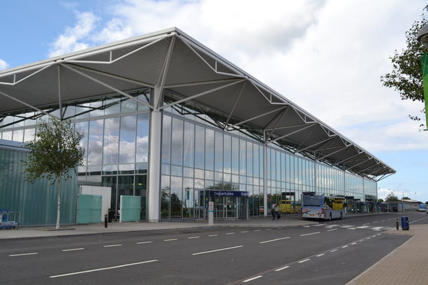 Bristol Airport (BRS) terminal, the destination Hampton Travel covers from every Coventry pickup postcode