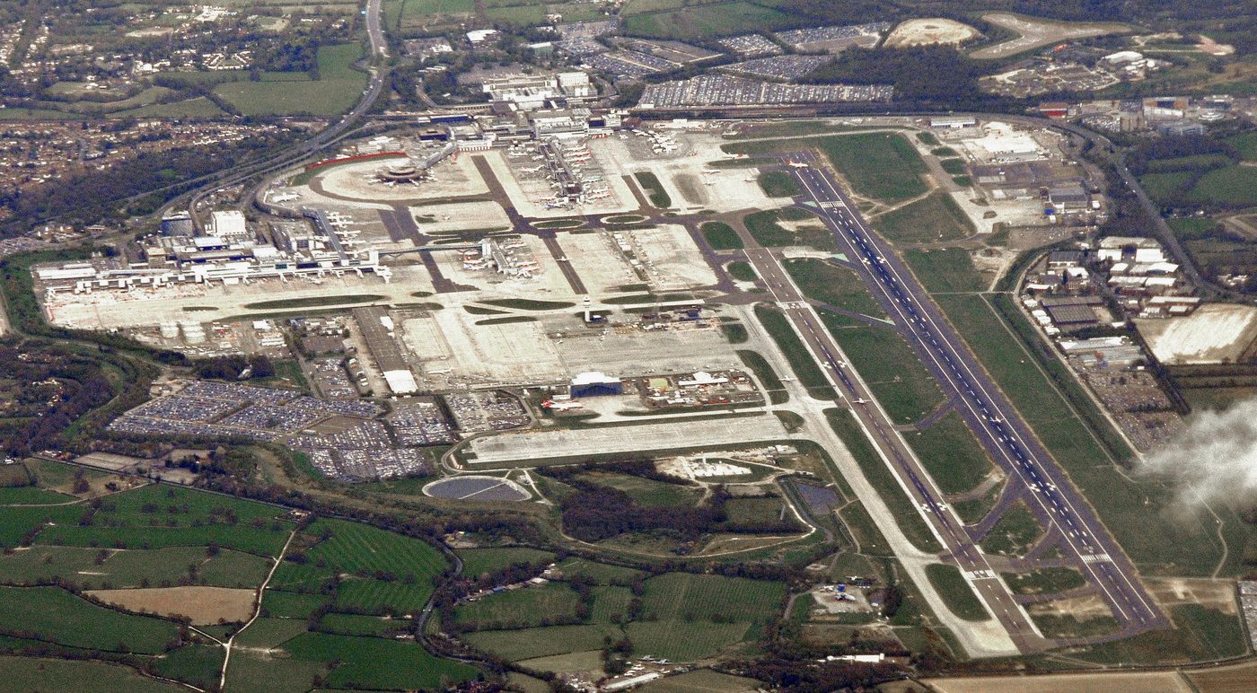London Gatwick Airport (LGW) terminal building, the destination Hampton Travel covers from every Coventry pickup postcode
