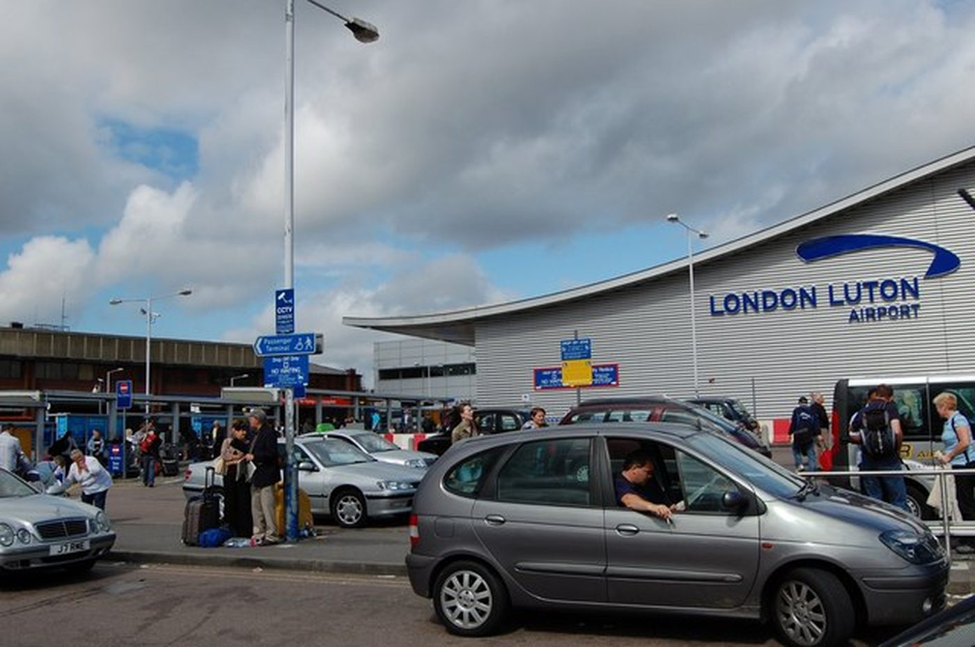 London Luton Airport (LTN) terminal building, the destination Hampton Travel covers from every Coventry pickup postcode